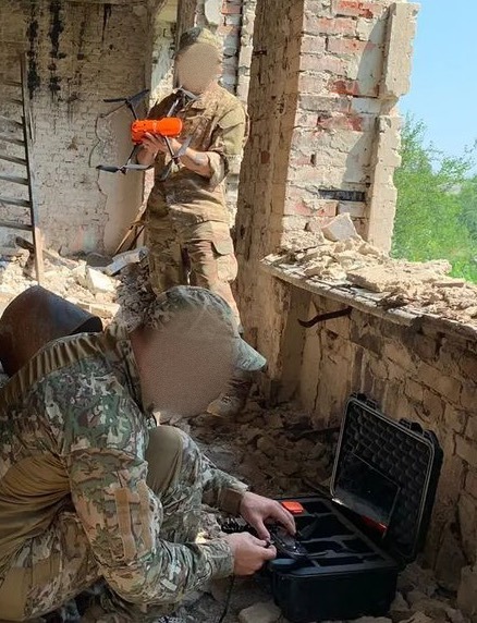 Необхідно зібрати кошти для придбання двох квадрокоптерів для українських розвідників, - волонтерка Юсупова 05