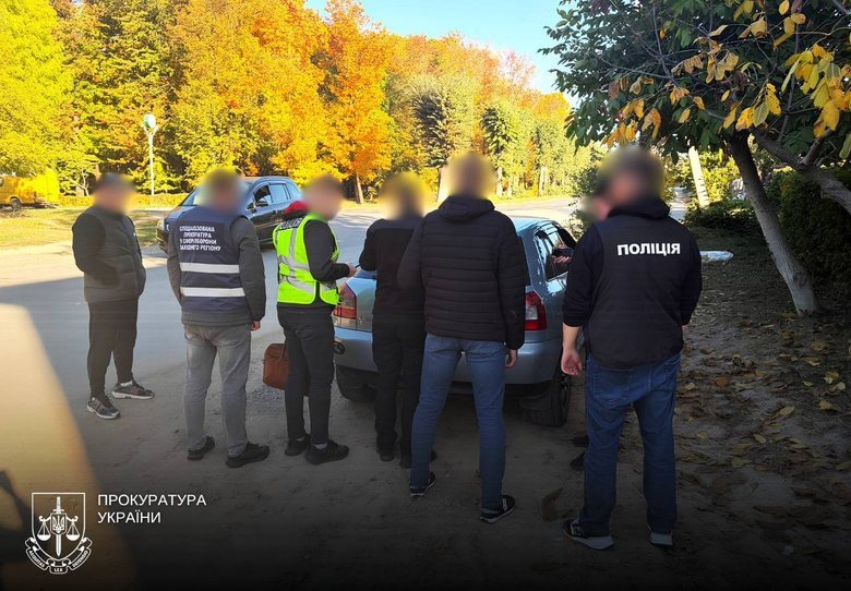 п'ятьох осіб підозрюють у торгівлі інвалідністю на Хмельниччині