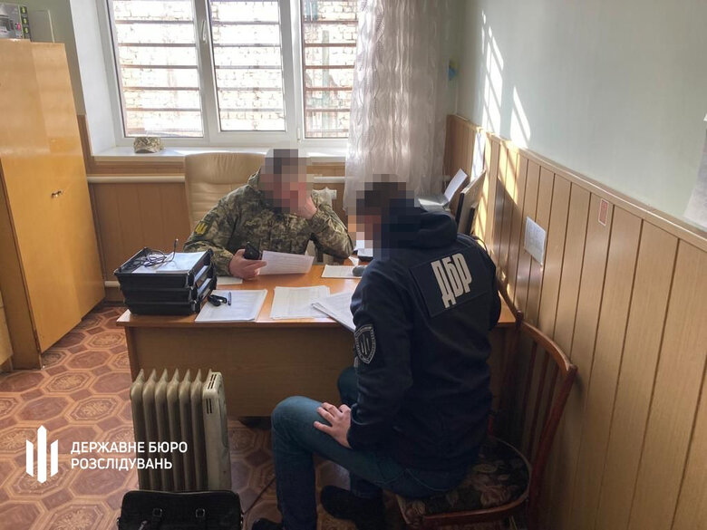Родичам замкомбата майже рік платили бойові, хоча ті не були на фронті, - ДБР 02