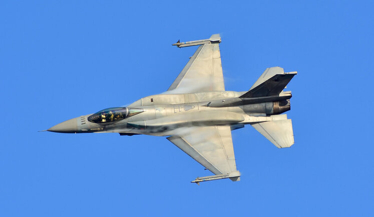 We need F-16 fighters not only for successful operations on land, but also at sea, - Neizhpapa