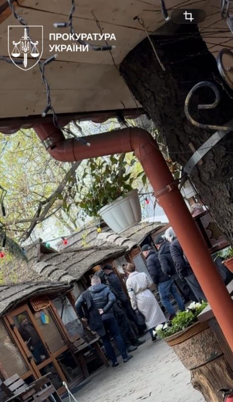 Посадовця Укрзалізниці викрили на хабарі у $100 тисяч