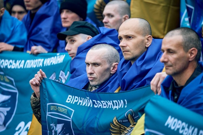 Ukraine brings home 270 defenders in prisoner exchange with Russia