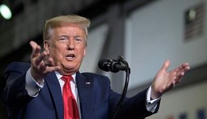 Трамп заявив, що "любить президента Зеленського". ВIДЕО