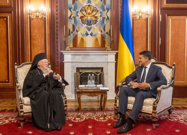 Разумков провів зустріч із Варфоломієм 02