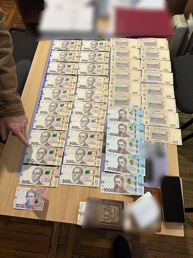 $400 за успешную сдачу сессии: Чиновницу Национальной академии внутренних дел разоблачили на взятке 01