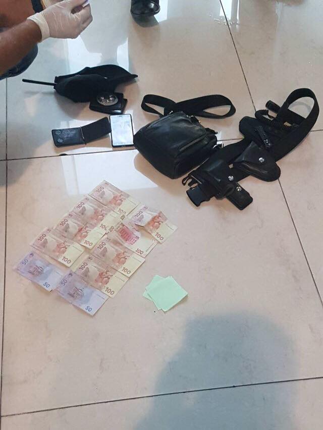 Сотрудник полиции аэропорта Харькова задержан при получении взятки, - прокуратура 02