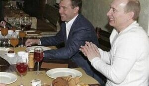 ТРАНСПЛАНТАЦИЯ ИМИДЖА: ПОЛИТТЕХНОЛОГИ ПЕРЕКРАИВАЮТ "НАНОПРЕЗИДЕНТА" (The Observer)