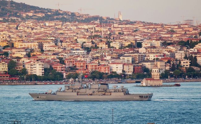 Three NATO ships heading for Sea Breeze drills 04
