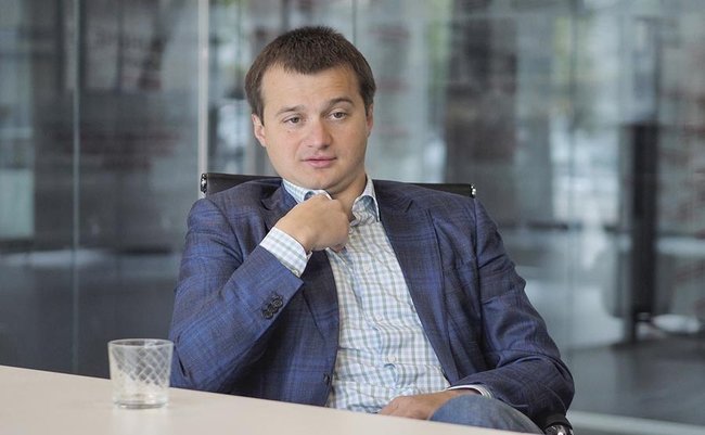 Головний технолог БПП Сергій Березенко: Я читаю Фейсбук і сам вже не можу зрозуміти - це я читаю тільки тих, хто підтримує Порошенка? Якщо все так добре, чому в нас не 80% підтримки? 04