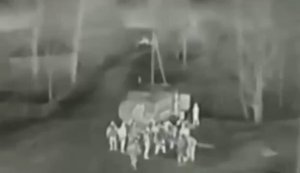 Дрон-камикадзе врезался во взвод оккупантов посреди дороги на Харьковщине. ВИДЕО