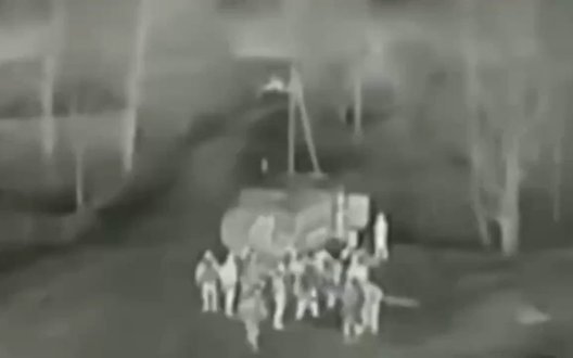 Дрон-камікадзе влетів у взвод окупантів серед дороги на Харківщині. ВIДЕО