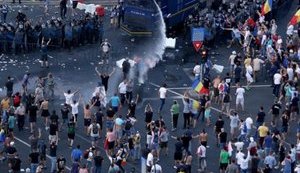 Кількість постраждалих під час протестів у Бухаресті зросла до 440 осіб