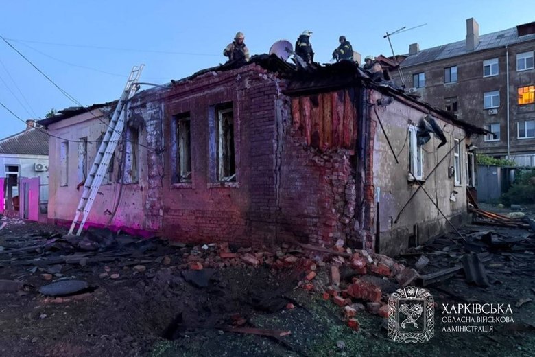 В Харькове в результате вражеской атаки повреждены девять домов и автомобили