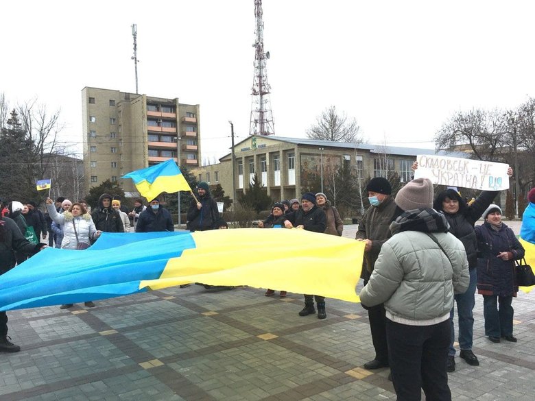 Жителі Голої Пристані вийшли на мітинг проти російських окупантів 02