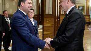 Гройсман хочет увеличить количество авиарейсов между Украиной и Турцией