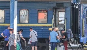 Укрзалізниця призначила додаткові поїзди до Дня Конституції