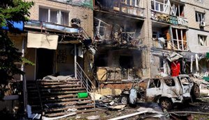 Рашисти вдарили по Павлограду: понівечено багатоповерхівку, 5 постраждалих, серед них - 6-річний хлопчик (оновлено). ФОТО