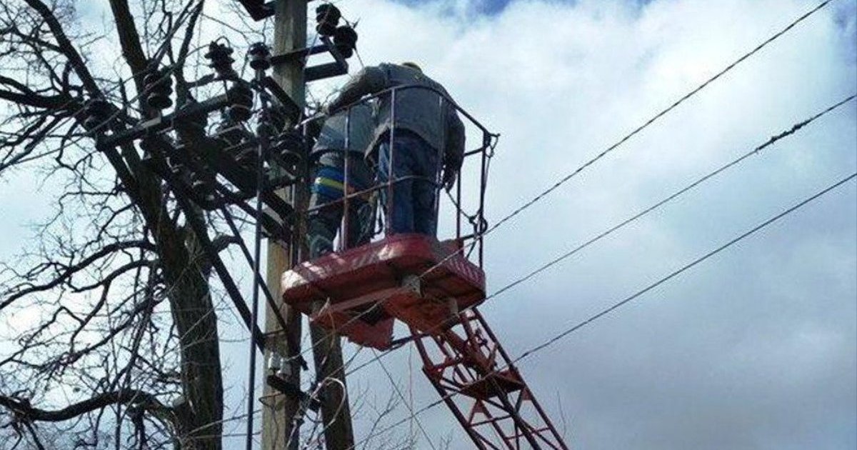 Унаслідок обстрілів знеструмлені п’ять областей, через негоду – ще сім, – Міненерго