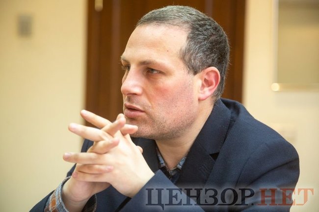 Начальник Департаменту у справах Майдану Офісу Генпрокурора Олексій Донський: Справа, яка може пояснити, кому потрібні були масові вбивства 20 лютого, гальмується в суді 02