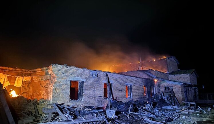 Ворог вдарив по Семенівці на Чернігівщині, поранено жінку. ФОТОрепортаж