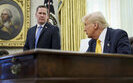 Трамп поддержал Майка Волца после утечки данных из чата в Signal