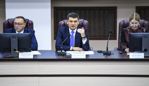 Впервые за семь лет Украина обеспечена всеми вакцинами, - Гройсман
