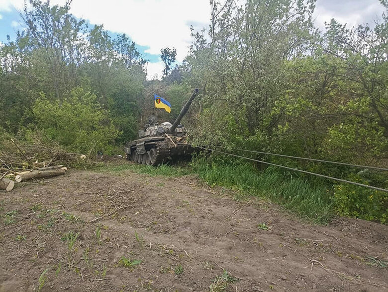 Бійці 24-ї ОМБр затрофеїли танк Т-72Б рашистів 01