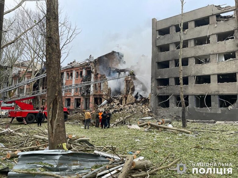 Наслідки ворожої атаки на Миколаїв 04