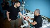 Зеленський нагородив поранених військових у Кропивницькому