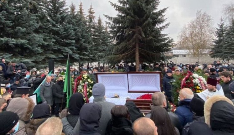 Кернеса похоронили в Харькове. ВИДЕО+ФОТОрепортаж