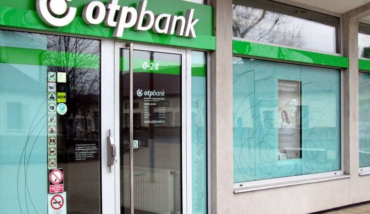 "Відстежують варіанти": Угорський OTP Bank не поспішає йти з Росії