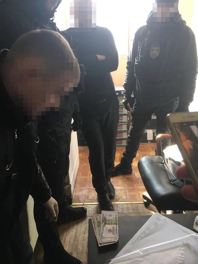 Майора поліції затримано в Одесі під час одержання 200 дол. хабара, - СБУ 01