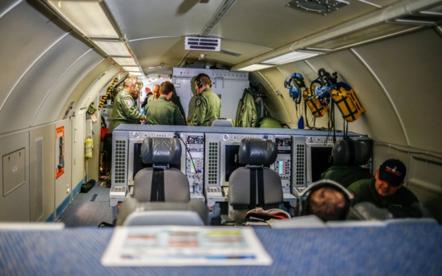 Літак-розвідник НАТО із системою AWACS приземлився в Ризі 05