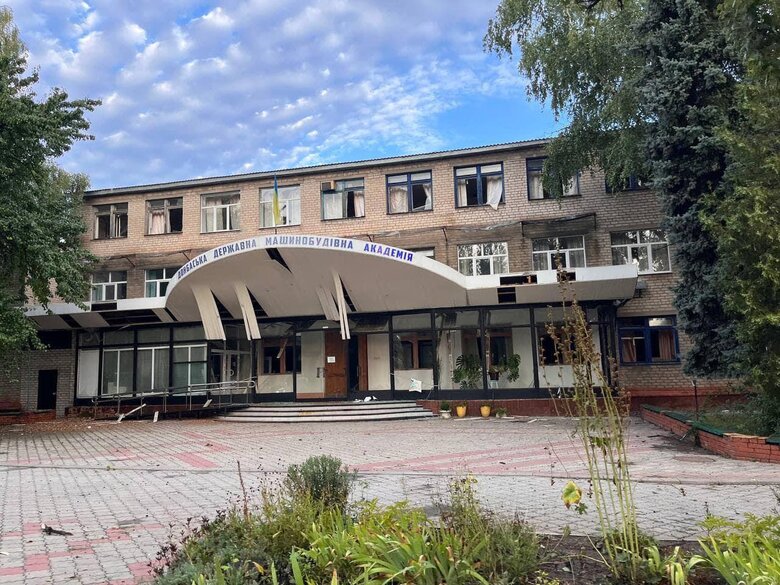 Russian troops shelled Kramatorsk, damaged educational institutions, - City Council 03