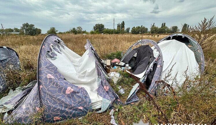 In Kyiv region, many packages of medicines were found in waste ground. Police are working at scene. PHOTOS