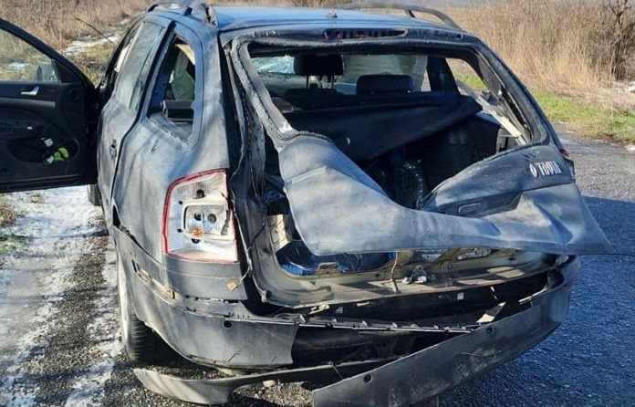 Рашисти вдарили дроном по автівці у Марганецькій громаді: 13-річний хлопчик важкий, юнак у стані середньої тяжкості 01