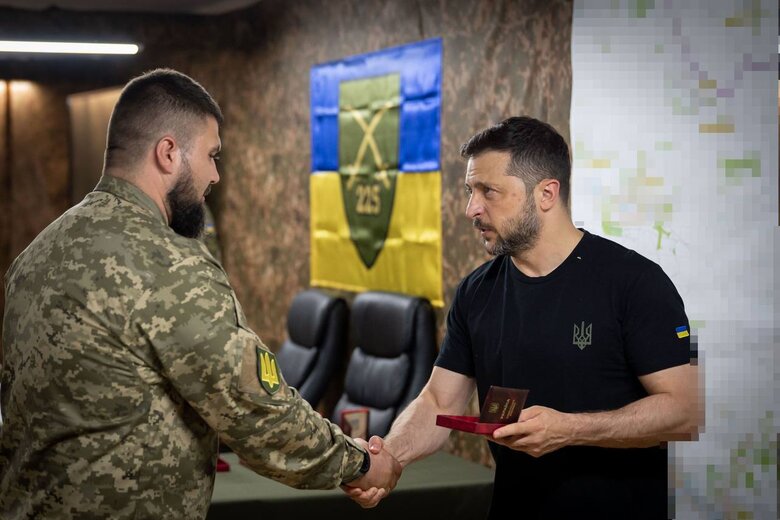Zelenskyy visited an assault regiment in the Sumy region, which entered the Kursk region last year