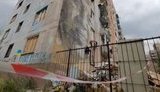 Известную многоэтажку с муралом в Авдеевке начали восстанавливать. ВИДЕО