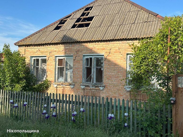 Нові удари РФ по трьох районах області — пожежі й руйнування