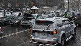 Angry Drivers Сame to Azarov and Closed the Road for Officials. PHOTOS