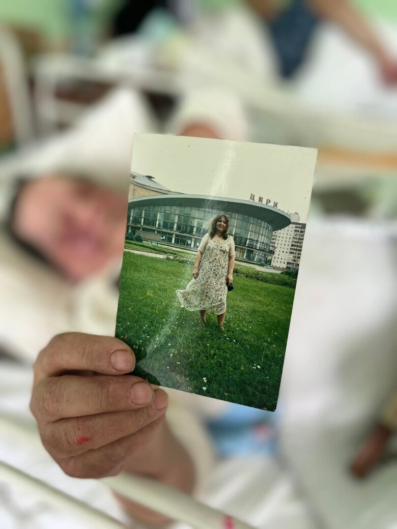 Рашисты в Херсоне сломали позвоночник 70-летней волонтерке из-за отказа отдать украинский паспорт 01
