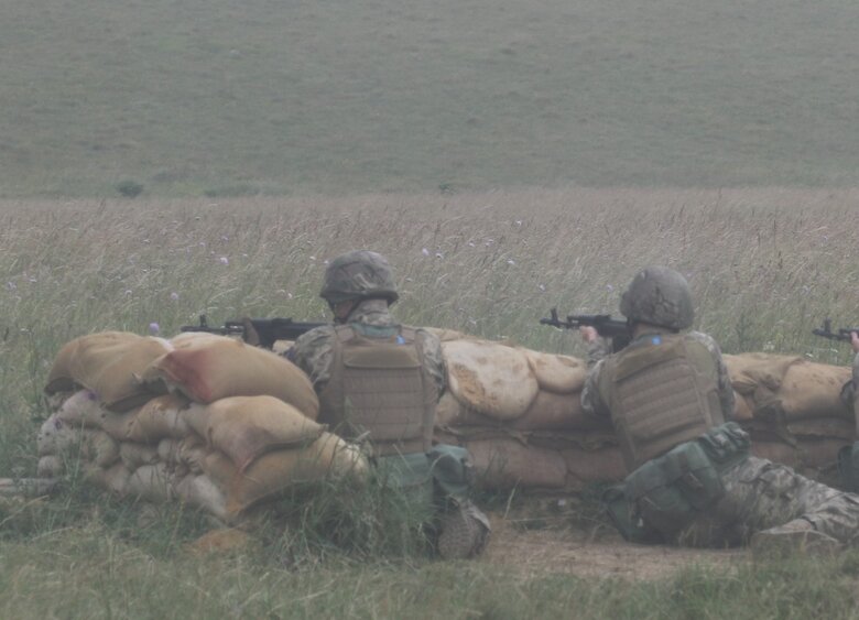 Новобранці ЗСУ під керівництвом інструкторів з Нової Зеландії проходять курс вогневої підготовки у Британії 07