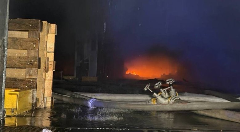 Росіяни вдарили по Одещині: є постраждалі, горіли складські приміщення