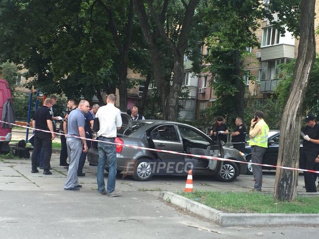 У Шевченківському районі Києва в автомобілі застрелили чоловіка 03