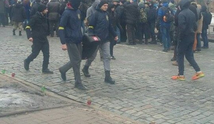 Марш національної гідності відбувається в центрі Києва. ФОТОрепортаж+ВІДЕО (оновлено)