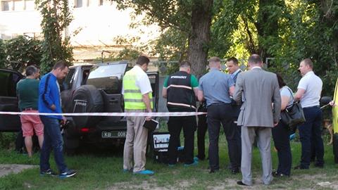 В Киеве пытались убить патриотов-добровольцев Адама Осмаева и Амину Окуеву 06