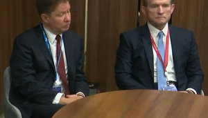 Бойко і Медведчук полетіли на форум Путіна "поговорити" про знижки на російський газ