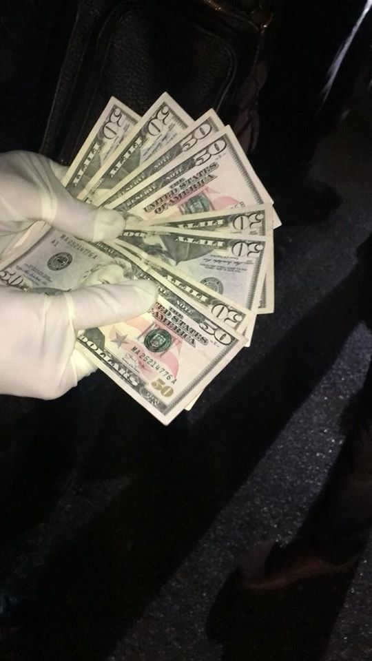 На Тернопольщине при получении 400 долларов взятки задержан патрульный, - прокуратура 03
