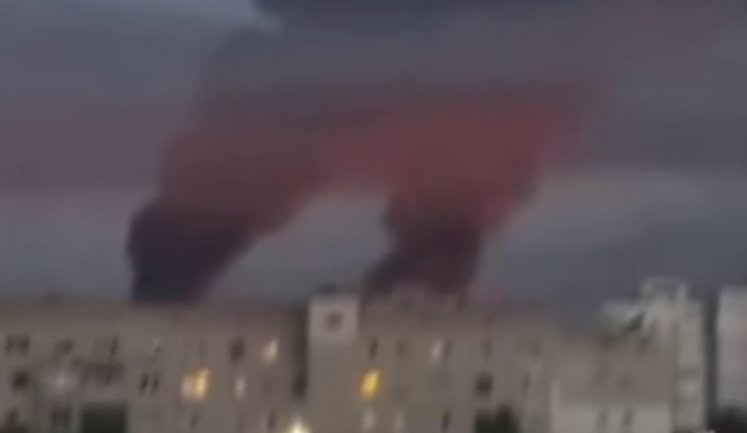 Fire in Obolon district of Kyiv following massive attack by Russian Federation. VIDEO