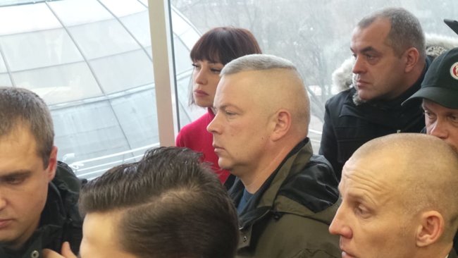 Суд розглядає апеляцію на арешт обвинуваченого у закупівлі неякісних бронежилетів Марченка: під будівлею суду відбувається акція на підтримку генерала 11